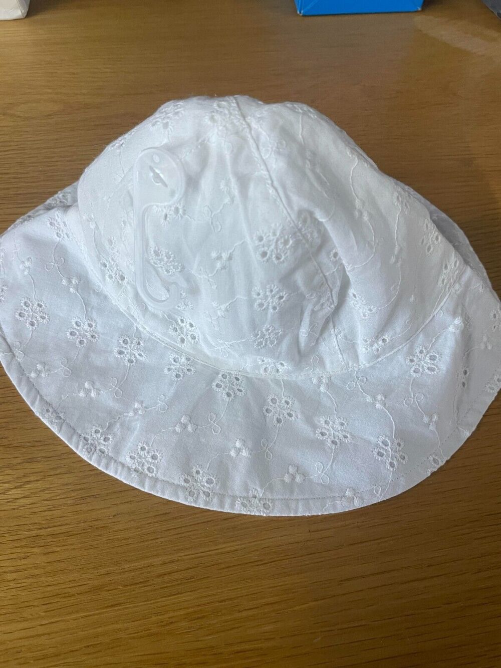 Gap Baby Eyelet Sun Hat 12-18 Months White UPF 50+